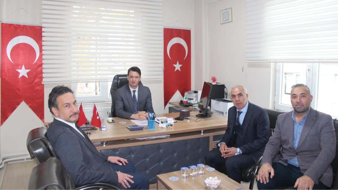 KAYMAKAMIMIZ VE İLÇE MİLLİ EĞİTİM MÜDÜRÜMÜZ KELES HALK EĞİTİMİ MERKEZİNİ ZİYARET ETTİLER.